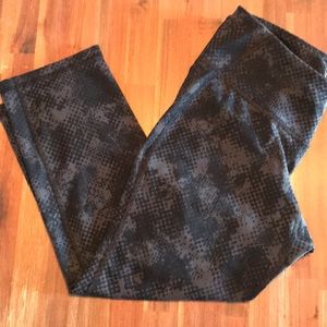 Old Navy Pants - 3 pairs of Old Navy crop workout leggings!! Old Navy Pants - 3 pairs of Old Navy crop workout leggings!!